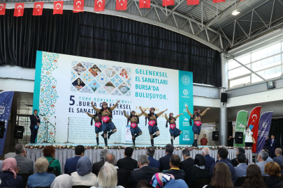 TÜRK DÜNYASININ GELENEKSEL SANATLARI VİTRİNE ÇIKTI