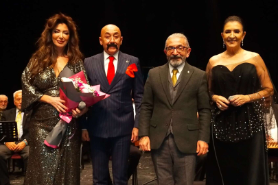 Avni Anıl, eserleriyle anıldı