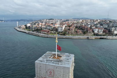Kız Kulesi’nde Türk Bayrağı ve alem ortaya çıktı