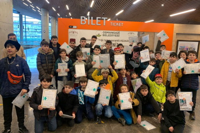 Karnesini alan öğrenciler Fetih Müzesi’ne koştu