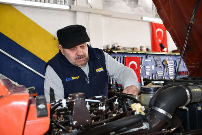 İznik’te yarım asırdır traktörlere hayat veriyor