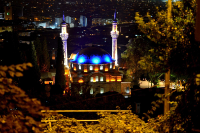 Bu mahallede davul çalmak yasak..."Pilava, pilava" diyerek sahura kaldırıyorlar