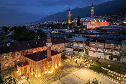 Bursa'nın kalbinde tarihi dönüşüm...Tarihi mescitte 65 yıl sonra ilk Cuma