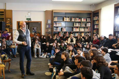 Nilüfer’de Altan Gördüm öğrencilere öykü okudu