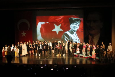 "İz" gösterisi Atatürk'ün hatıralarını yaşatıyor