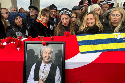 Ünlü sunucu Metin Uca son yolculuğuna uğurlandı