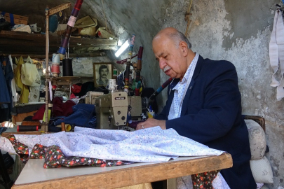 Mardin'de 60 yıldır terzilik yaparak 4 çocuğu ve eşini üniversiteli yaptı