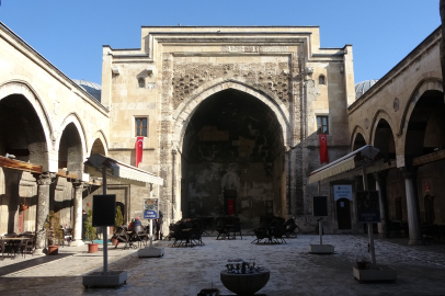 Mimarı bilinmiyor, simetrisiyle hayran bırakıyor