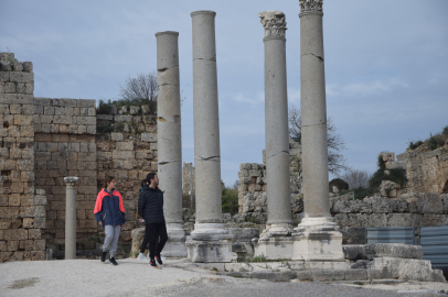 Perge Antik Kenti'ne ilgi azalmıyor