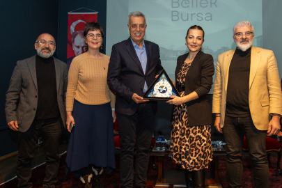 Bursa Bellek-Kent Söyleşileri'nin konuğu Burcu Kara oldu