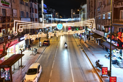 Bursa caddeleri ‘Ramazan’ için süslendi