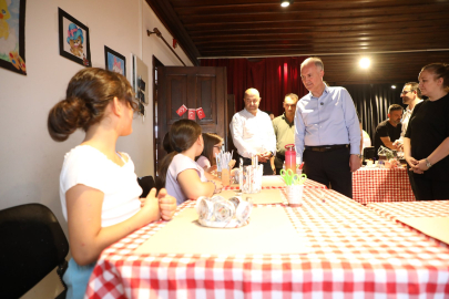 Çocuklar sanat atölyelerinde hem eğleniyor, hem öğreniyor