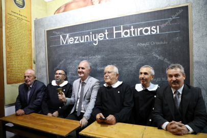70 Yıllık Altıeylül okulu hatıraları İnegöl kent müzesinde canlandı