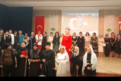 Nilüfer Kadın Korosu'ndan Cumhuriyet defilesi