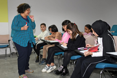 Osmangazi'de küçük yazarlar kalemlerini ustalığa taşıyor