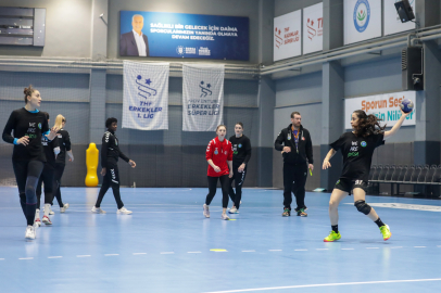 Büyükşehir Hentbol Takımı ligde ve Avrupa’da fırtına gibi esiyor