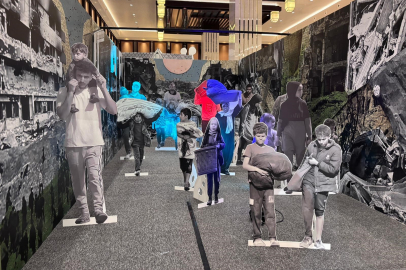 Yapay zeka ile aile hikayeleri "‘Bütün Mutlu Aileler Birbirine Benzer’ sergisinde