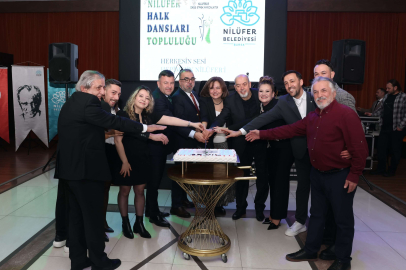 Nilüfer Halk Dansları Topluluğu, 25. yılını görkemli bir balo ile kutladı