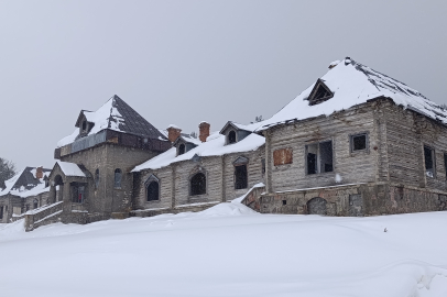 129 yıllık tarihi av köşkü bakımsızlığa terk edildi