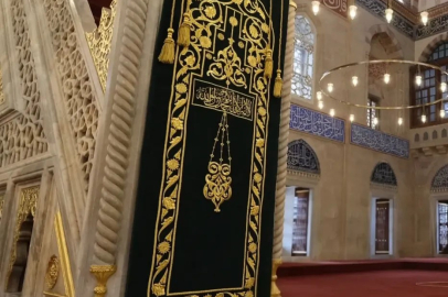 Selimiye Camii'nin minber örtüsü yenilendi