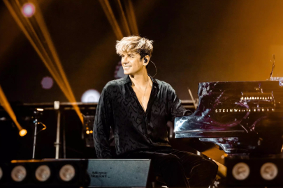 Dünyanın en çok satan crossover piyanistlerinden Maksim Türkiye'de sahne alacak