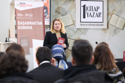 Osmangazi'de ‘1 Kitap 1 Yazar’ buluşmasında Gazeteci-Yazar Cansel Oruç, ‘Başarmaktan Korkma’ kitabını anlattı