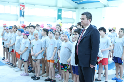 Osmangazi'de 23 Nisan'a özel yüzme şenliği