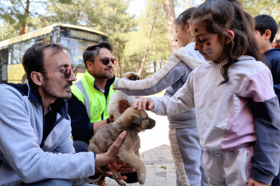 Bursa'da çocuklar patili dostlarla buluştu