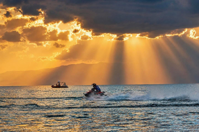 Türkiye İzeltaş MotoSurf ve Sujeti Şampiyonası'nın ikinci ayağı İznik Gölü'nde yapıldı