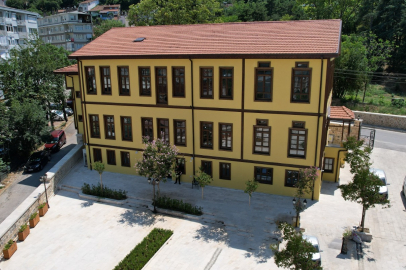 Düşünce ve sanatın yeni adresi 'Alev Alatlı'